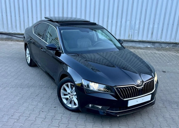 Skoda Superb cena 59900 przebieg: 188300, rok produkcji 2019 z Kudowa-Zdrój małe 667